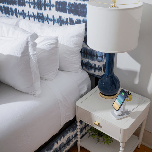 Twelve South Trådlös Laddare HiRise Three MagSafe Vit