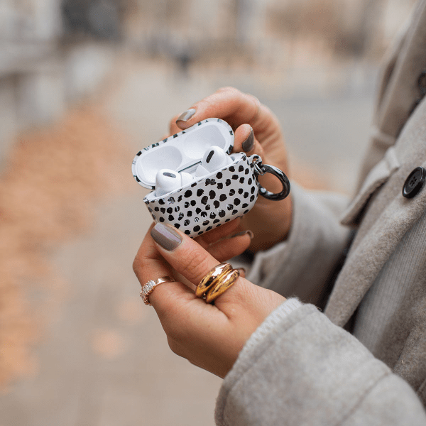 Burga AirPods 4 Skal Design Almond Latte