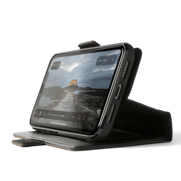 Twelve South iPhone 13 Pro Fodral BookBook MagSafe Brun