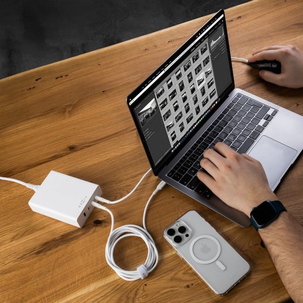 Fixed Skrivbordsladdare GaN200 Charging Dock 3xUSB-C & 1xUSB-A