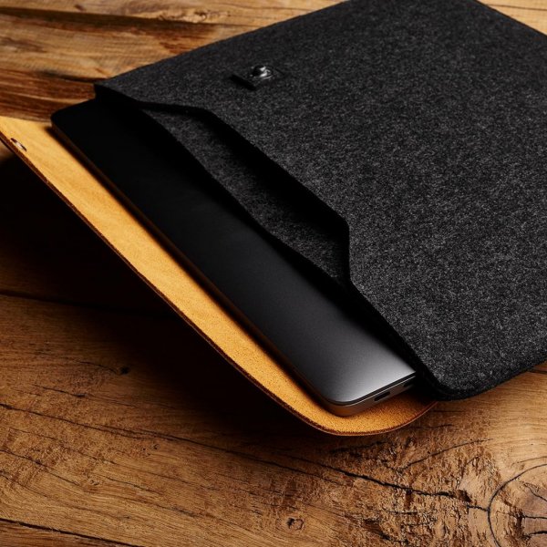 Mujjo MacBook Sleeve 13" Brun Svart