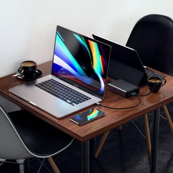 Satechi 108W PD reseladdare med dubbla USB-C och USB-A uttag Grå