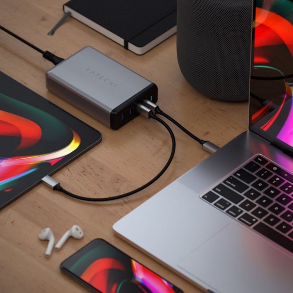 Satechi 108W PD reseladdare med dubbla USB-C och USB-A uttag Grå