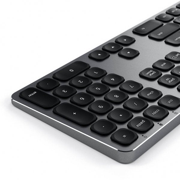 Satechi Tangentbord med trådbunden USB anslutning Nordisk Layout Space Gray
