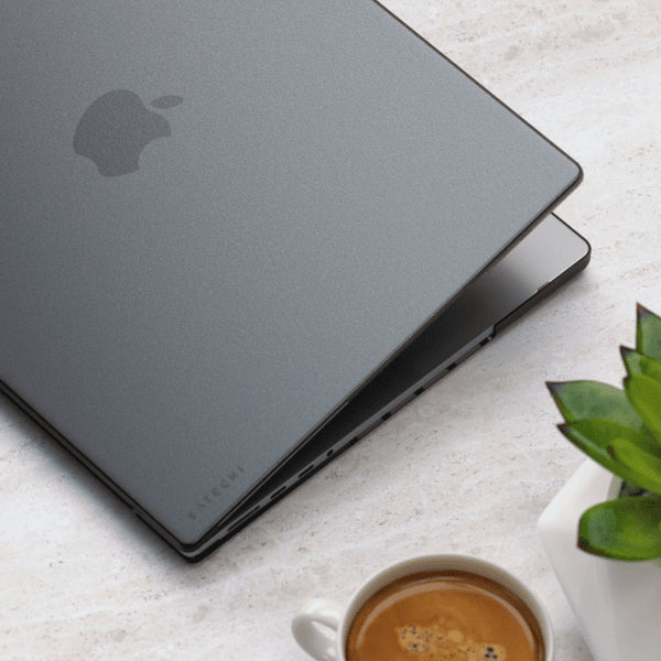 Satechi MacBook Pro 14 M1 (A2442)/M2 (A2779) Skal Eco-Hardshell Case Mörk transparent