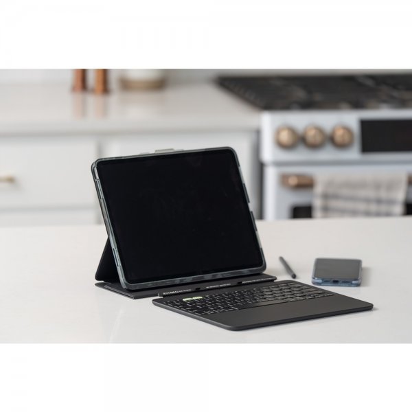 ZAGG iPad Air 13 (M2/M3/M4) Fodral med Tangentbord Pro Keys 2 Nordic Layout Svart