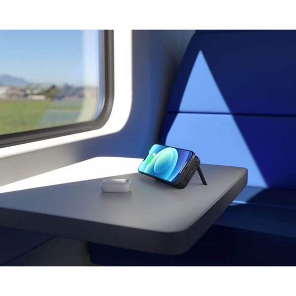 Zens Magnetic Dual Powerbank with stand