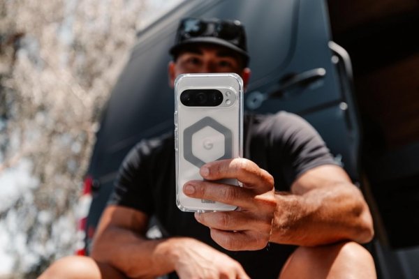 Urban Armor Gear (UAG) Google Pixel 9 Skal Plyo Pro MagSafe Ice Silver