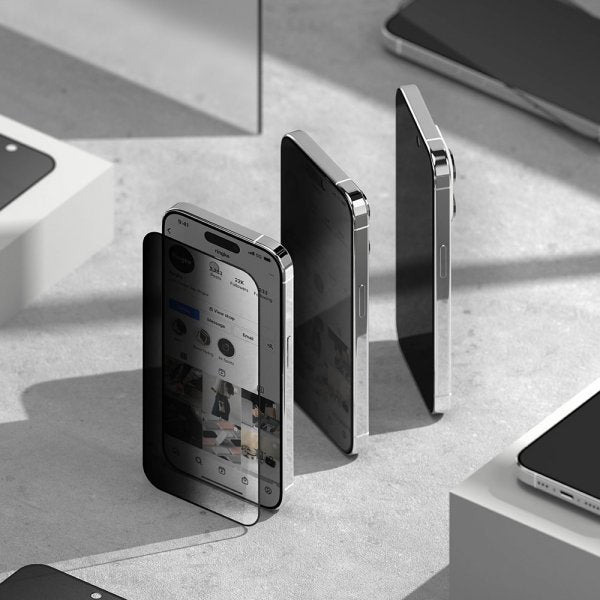 Ringke iPhone 15 Pro Skärmskydd Privacy Tempered Glass Installation Jig