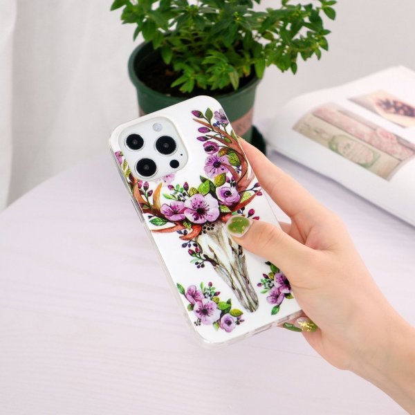 iPhone 14 Pro Skal Motiv Blommor och Hjort