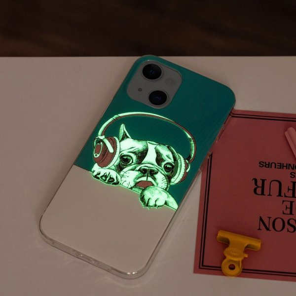 iPhone 14 Skal Motiv Hund med Hörlurar