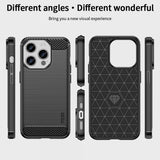 Mofi iPhone 15 Pro Max Skal Borstad Kolfibertextur Röd