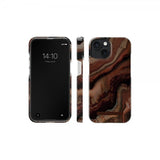 Ideal of Sweden iPhone 15 Skal Fashion Case MagSafe Dark Amber Marble