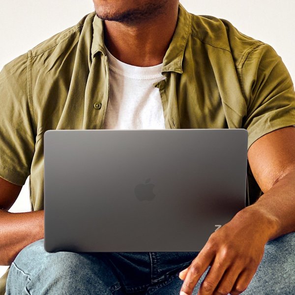 ZAGG Macbook Pro 13 M1/M2 (A2338) Skal Hardshell Smoke