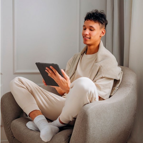 Spigen Samsung Galaxy Tab S10 FE Fodral Ultra Hybrid Pro Svart