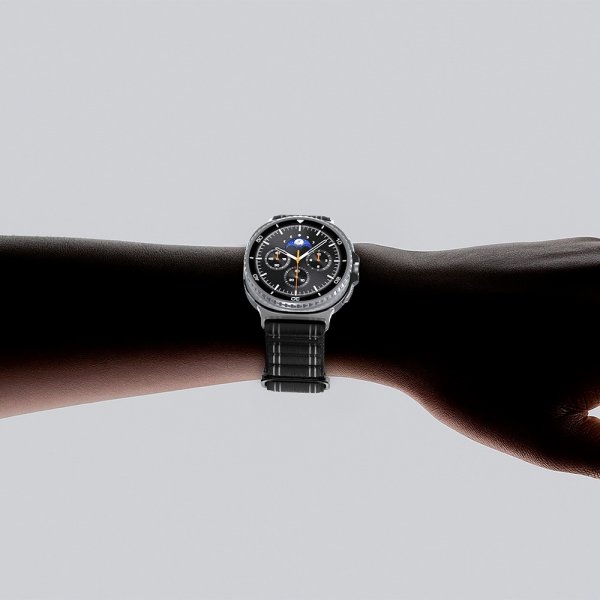 Spigen Samsung Galaxy Watch 8 40/44mm/Classic 46mm Armband WBF0 Svart