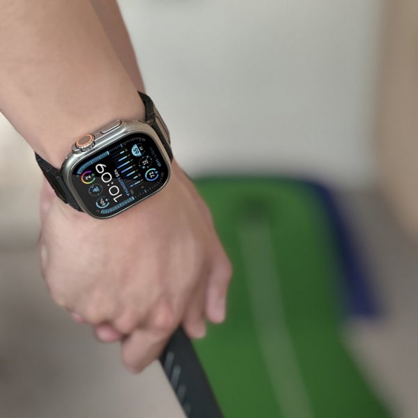 Just Mobile Apple Watch 44/45/46mm/Apple Watch Ultra Armband Kolfiber