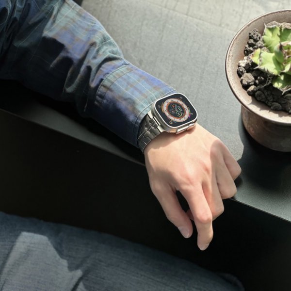 Just Mobile Apple Watch Ultra 49mm Armband Titanium